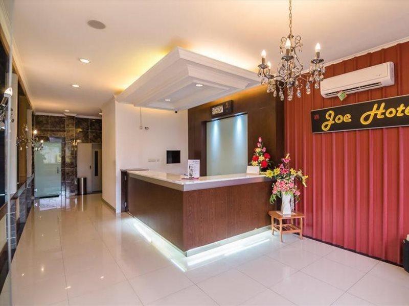 红多兹Plus酒店-近苏加诺哈达机场2号 当格浪 外观 照片