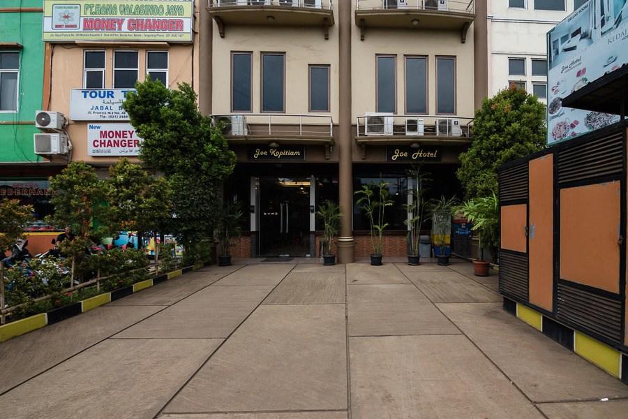 红多兹Plus酒店-近苏加诺哈达机场2号 当格浪 外观 照片
